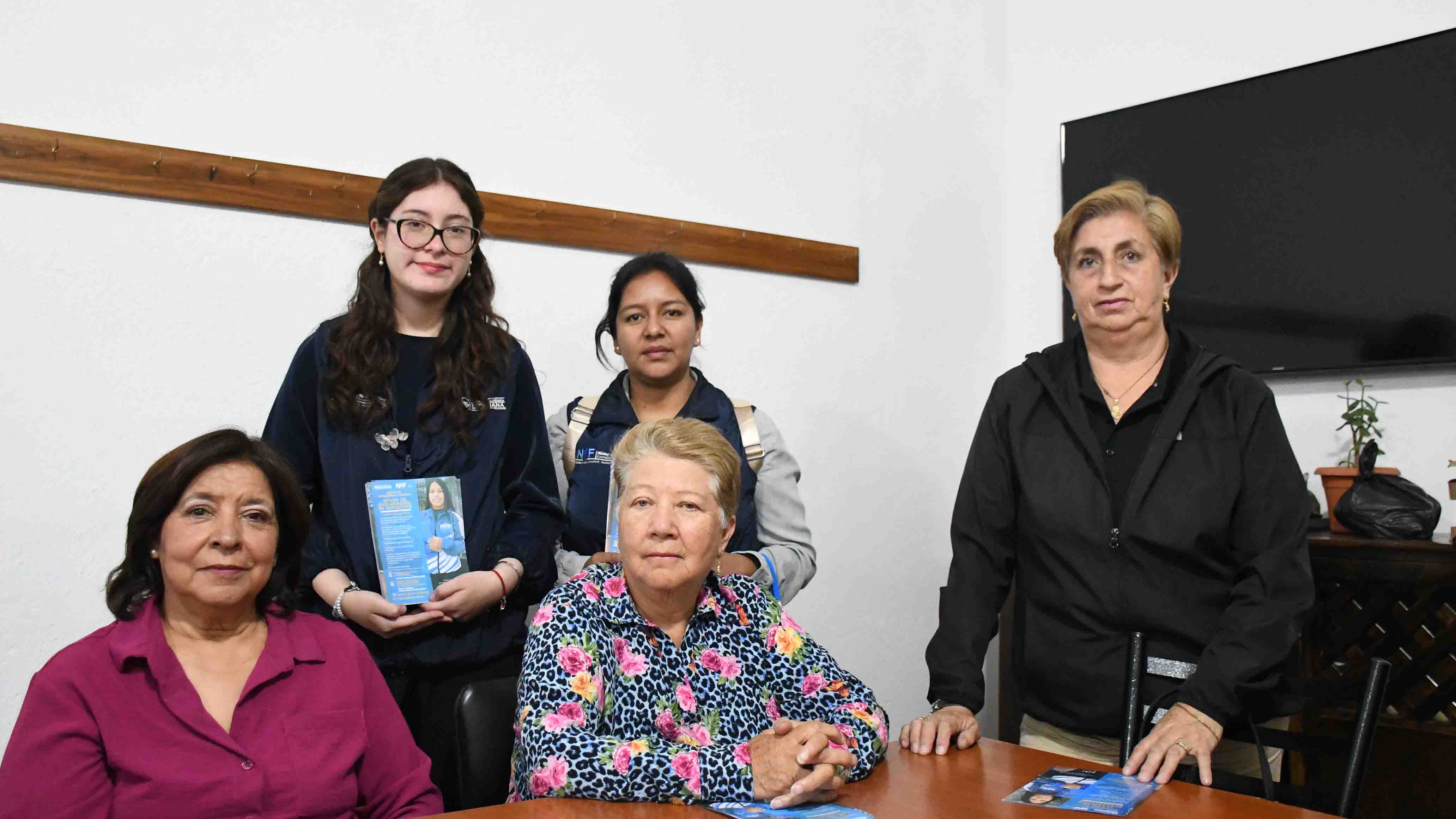 Estudiantes socializan cambios tributarios