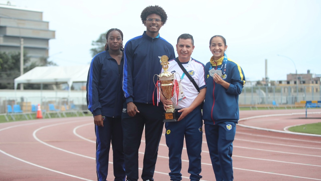 Pamela Barreta de la sede Cuenca alcanzó medalla de plata 