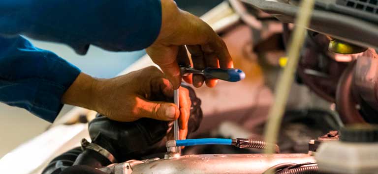 Equipos de los laboratorios de la Carrera de Ingeniería Automotriz Sede Quito