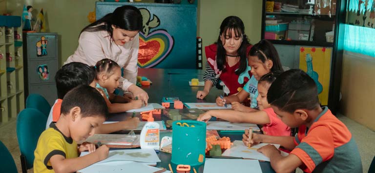 Banner de la Carrera de Educación Básica Guayaquil