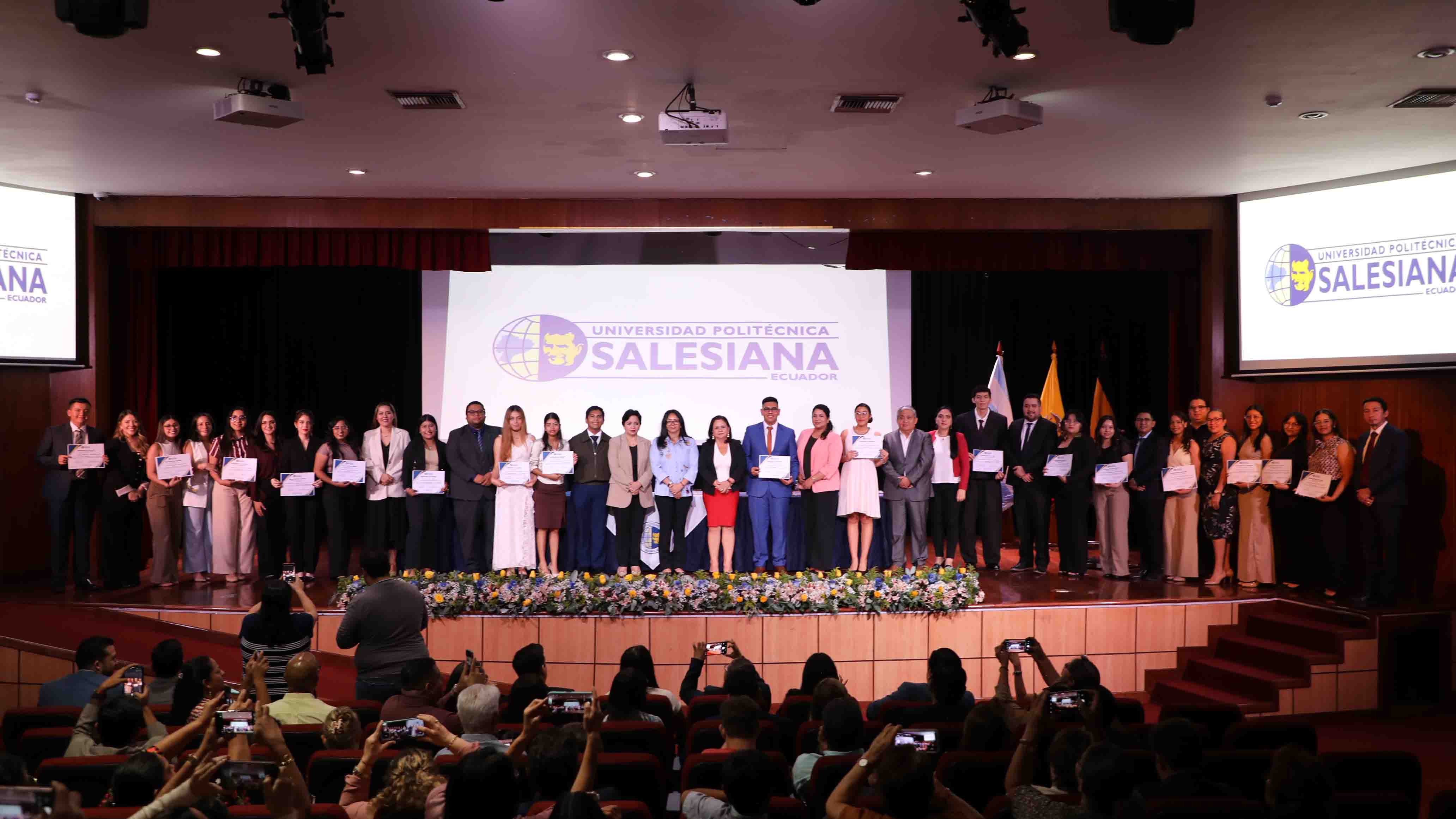 La UPS Guayaquil reconoce la excelencia de sus estudiantes en el Programa de Distinción Académica