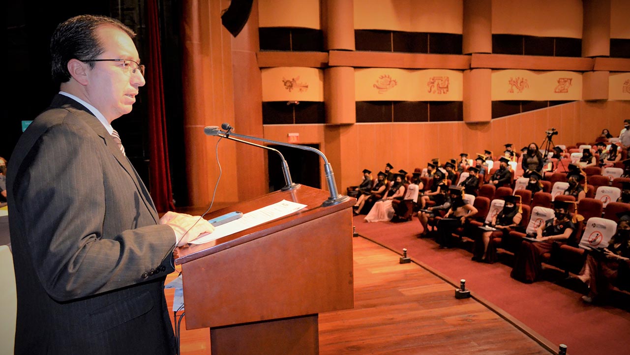 P. Juan Cárdenas, Rector de la UPS durante su intervención